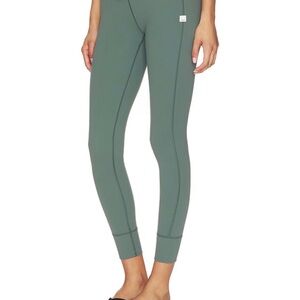 Vuori Daily Form High-Rise Seamless Leggings in Sage Green